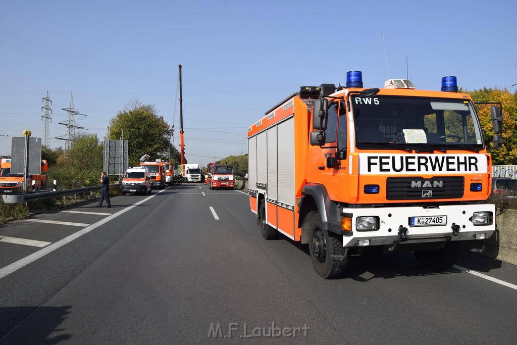 Schwerer VU PKlemm A 57 Rich Innenstadt Hoehe Koeln Chorweiler P258.JPG - Miklos Laubert